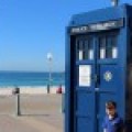 Un TARDIS en Lego sur les plages de Sydney