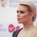 Billie Piper �crit et joue