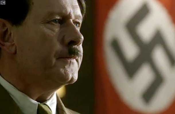 Hitler rencontre la team Tardis