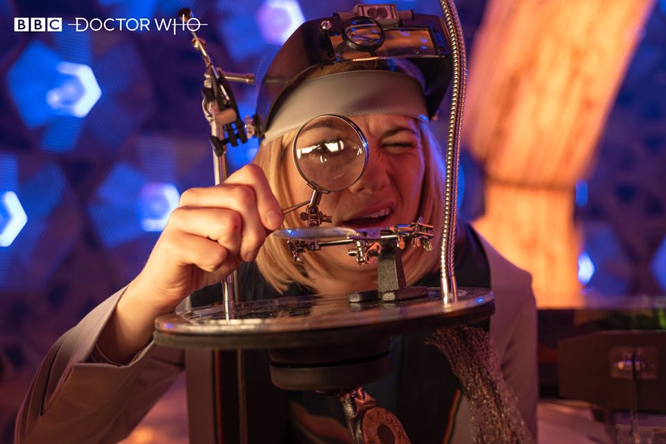 Doctor Who Hypnoweb : La 13ème Docteur tente de résoudre des énigmes