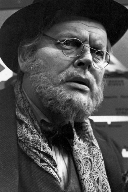 Professeur Edward Travers